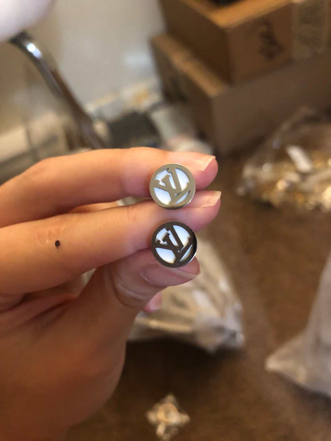 Circle logo l earrings