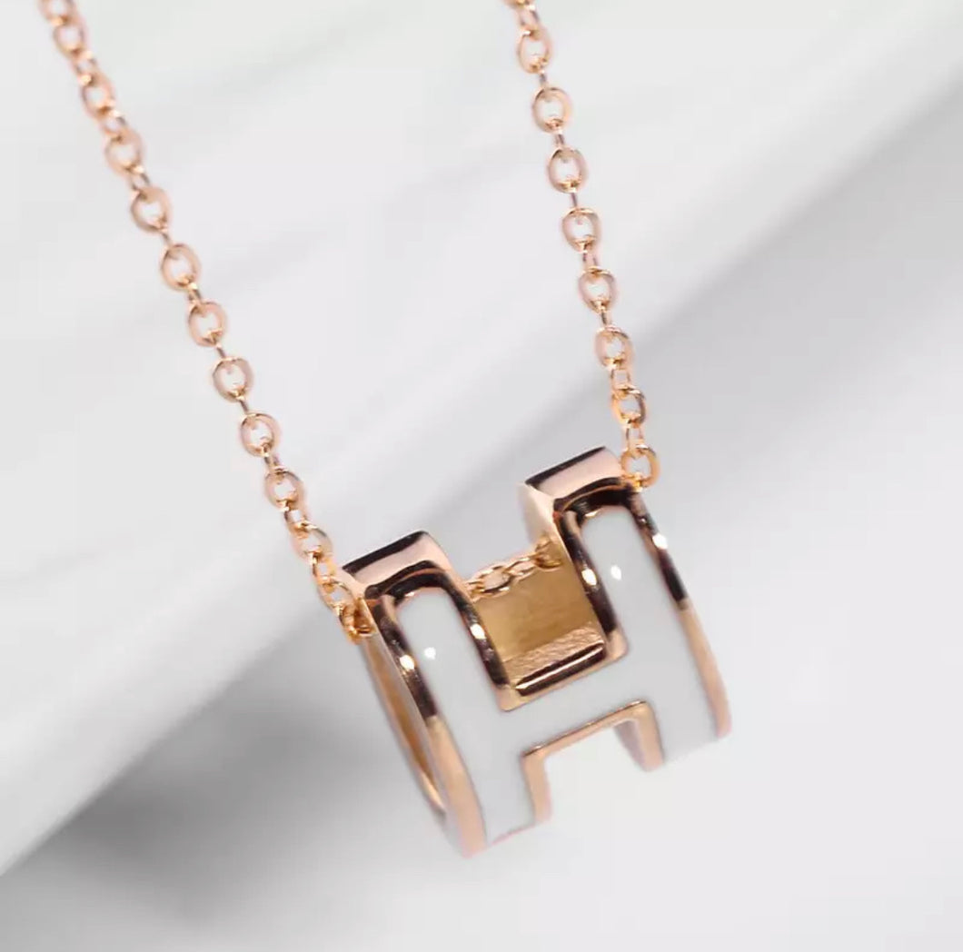 H mini necklace WHITE + GOLD