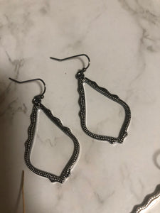 Kendra inspired oval drop earrings